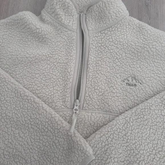Aritzia Polartec Thermal Pro Half-Zip Sweatshirt - Picture 2 of 3